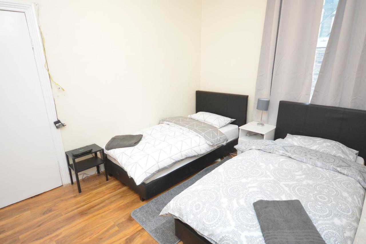 Cheerful 4 Bedroom House In Greater London Exteriör bild